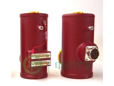 InSb/HgCdTe探测器